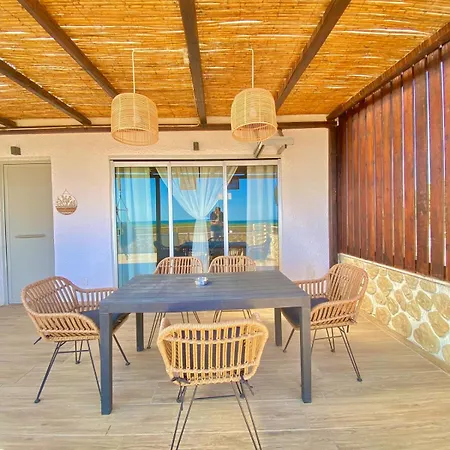 Boho Nomad Seaview Detached House *