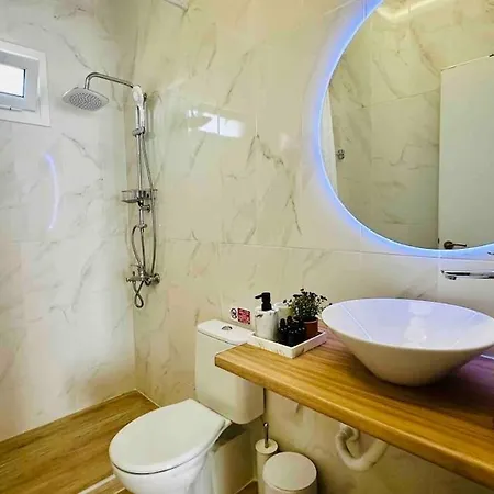 Boho Nomad Seaview Detached House *