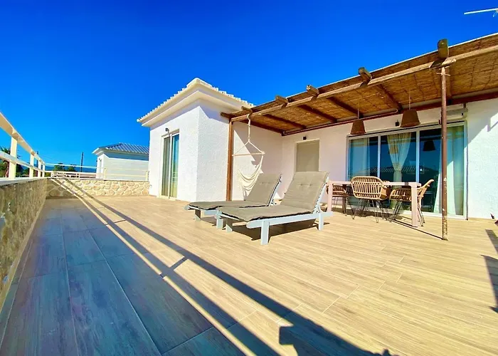 Boho Nomad Seaview Detached House Prázdninový dům *