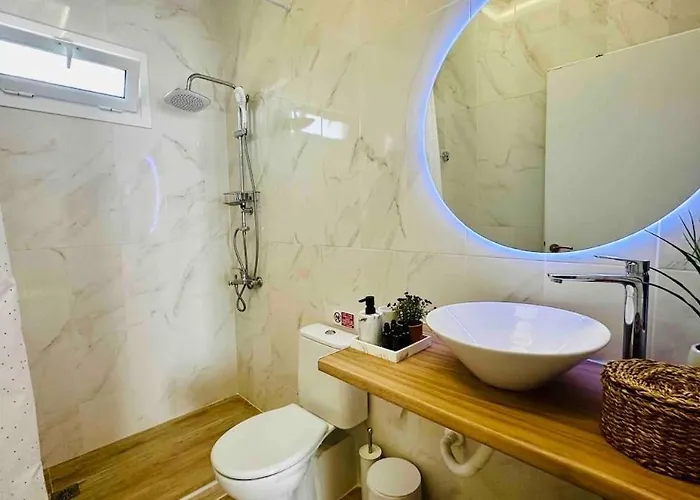 Boho Nomad Seaview Detached House *